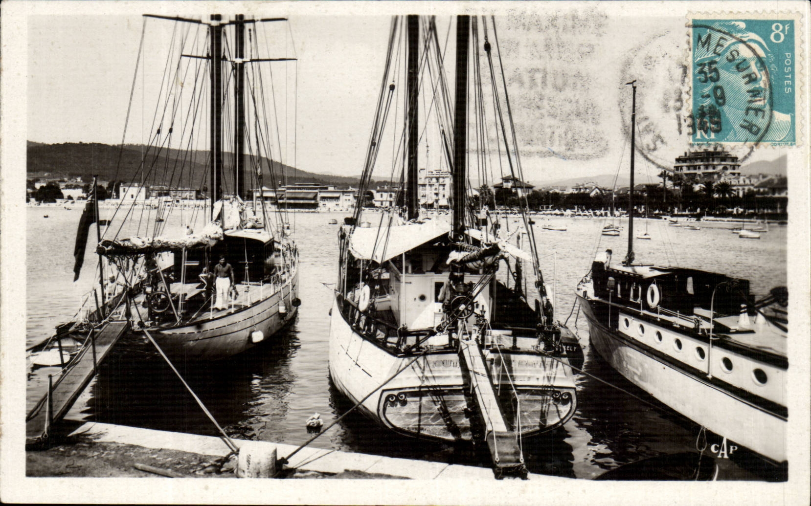 Ste Maxime-sur-Mer — Le Port - Vue vers la Plage — éditeur C.A.P. n°72