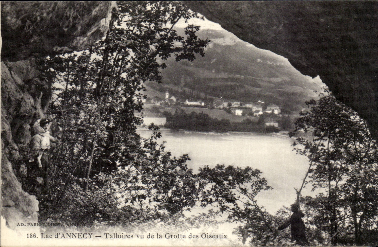 Lac d'Annecy — Talloires vu de la Grotte des Oiseaux — AD. PARIOT, PHOT. ANNECY, n°186