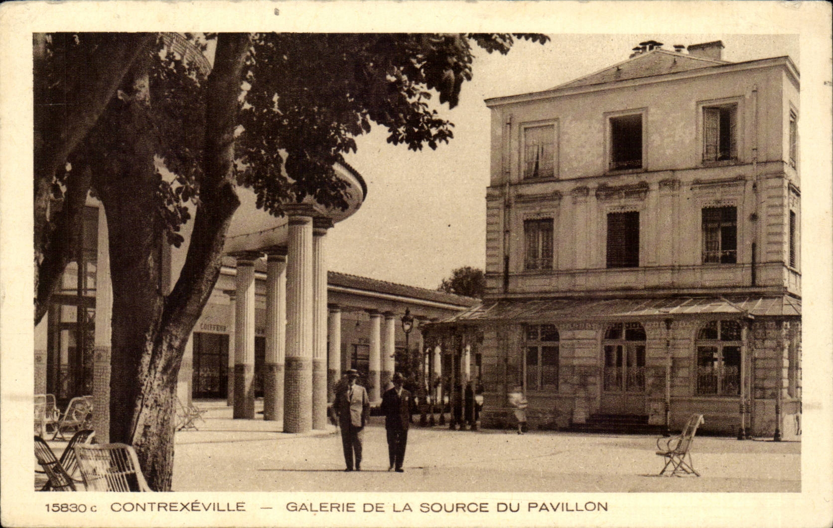 CPA Contrexeville Galerie de la source du pavillon