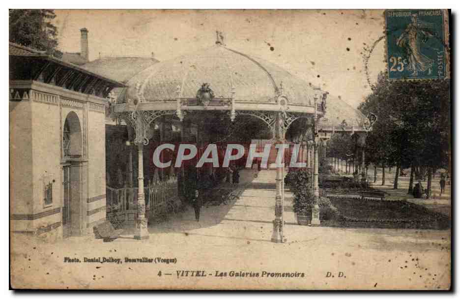 CPA Vittel Les galeries promenades