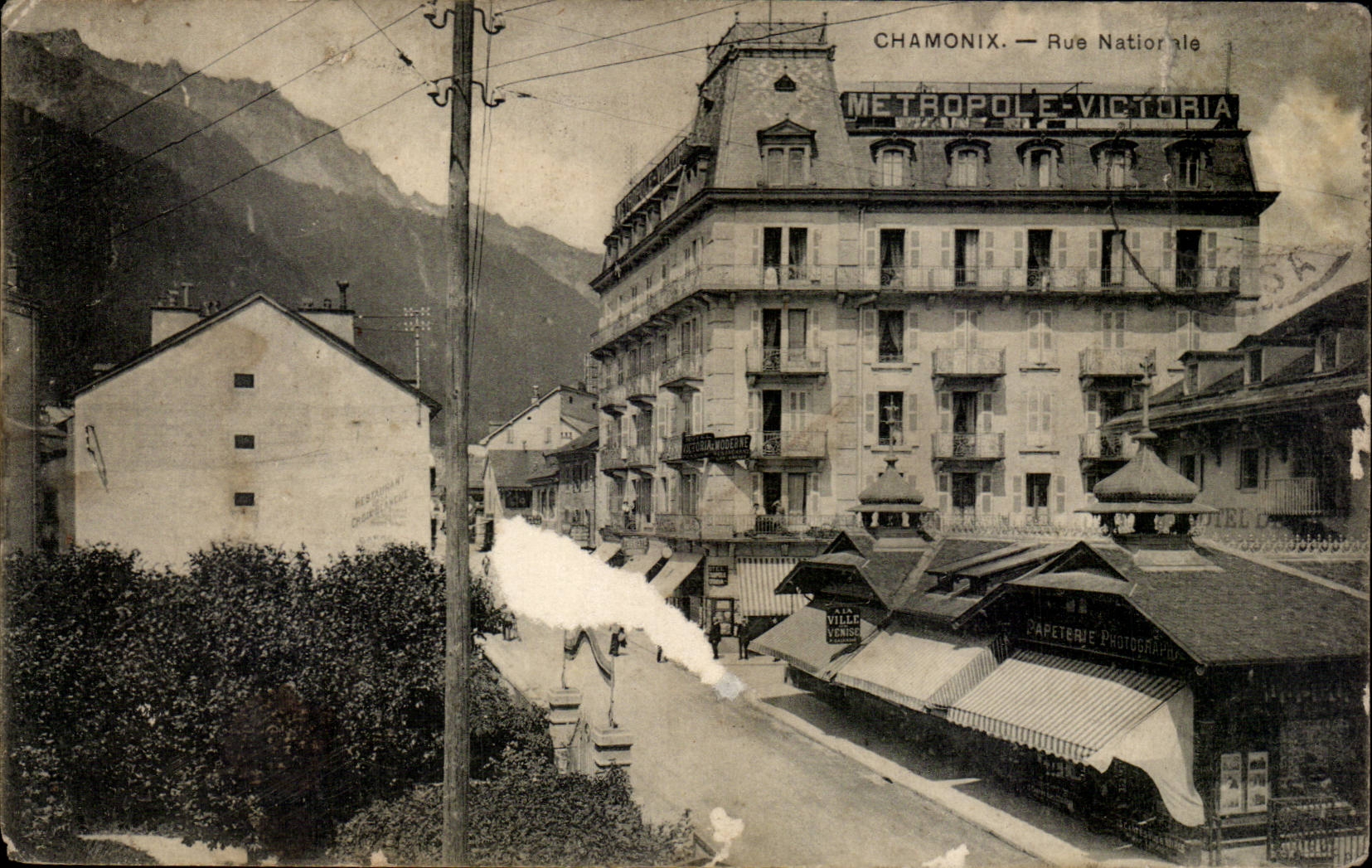 CPA Chamonix Rue Nationale