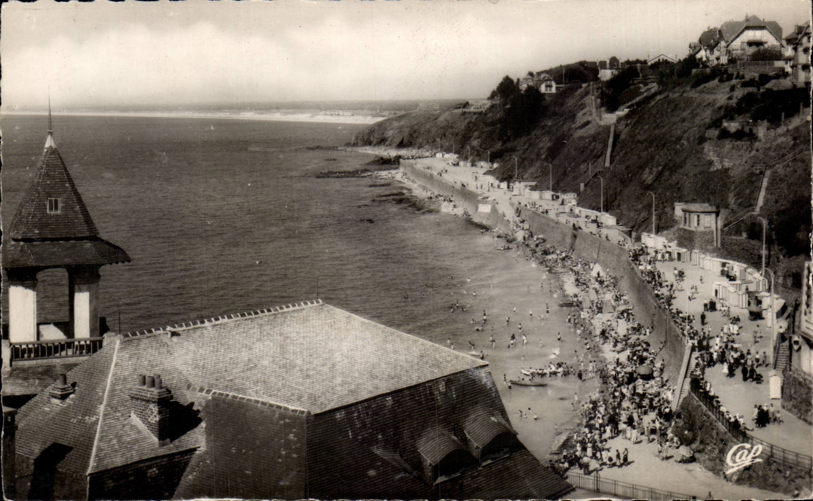 Granville — Le Casino et la Plage — C.A.P. Paris