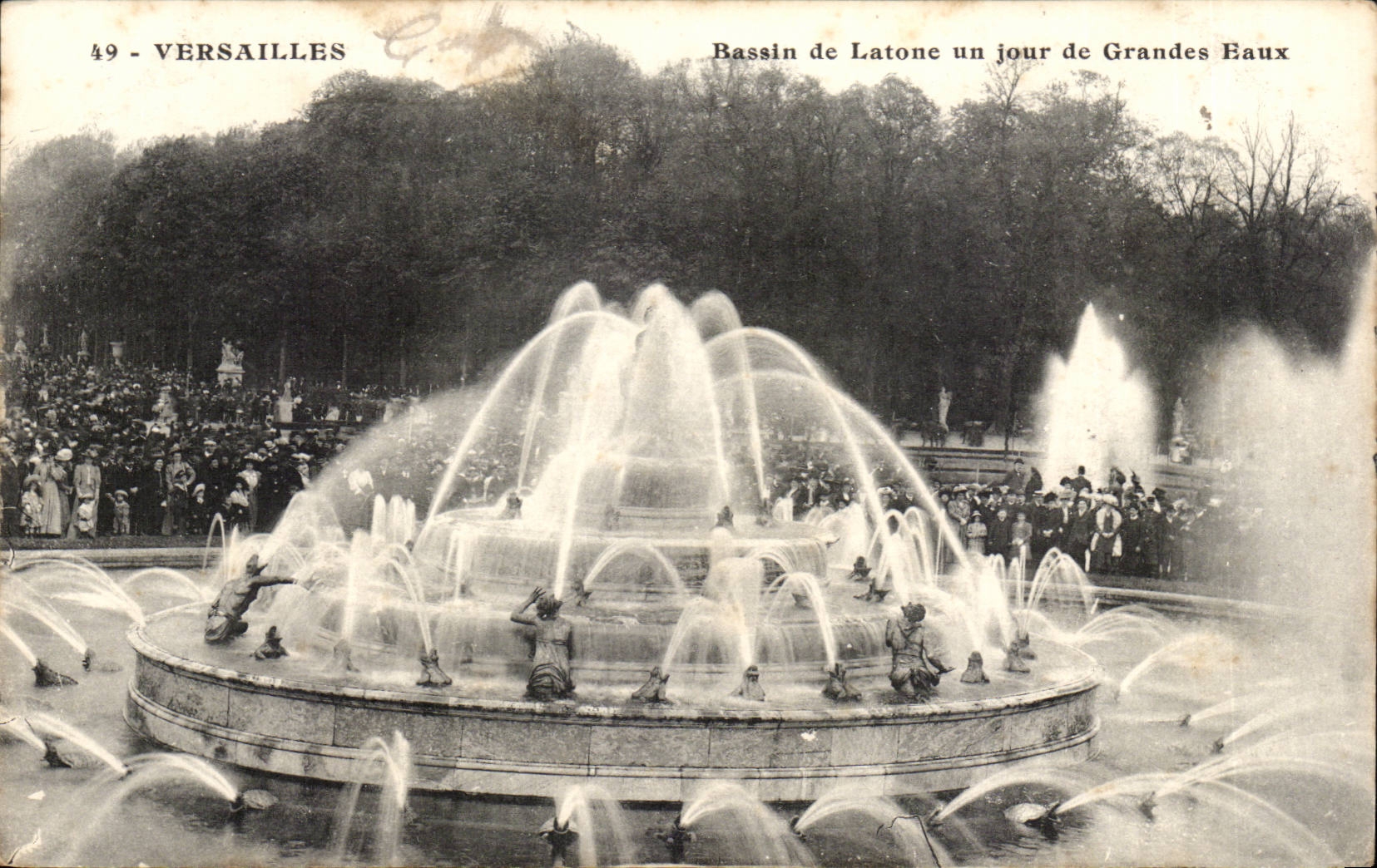 CPA Versailles Bassin de Latone un jour de grandes eaux