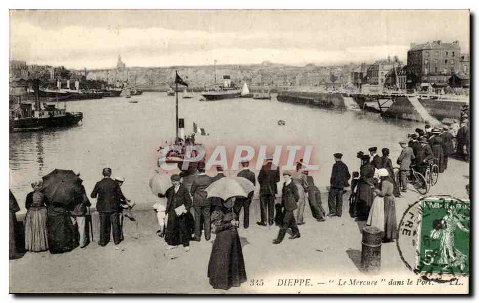 CPA Dieppe Le Mercure dans le port Bateau