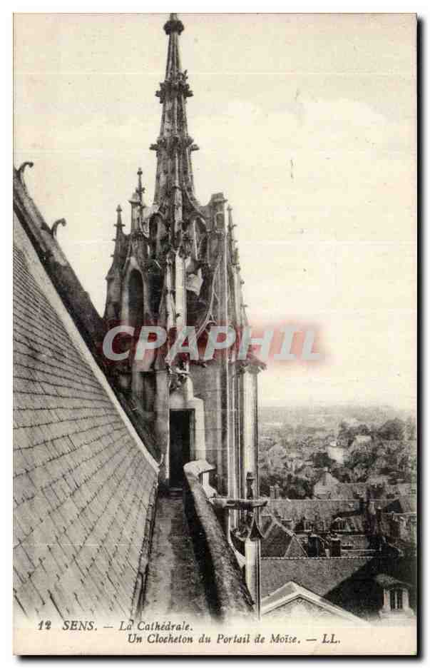 Sens — La Cathédrale. Un Clocheton du Portail de Moïse — LL.