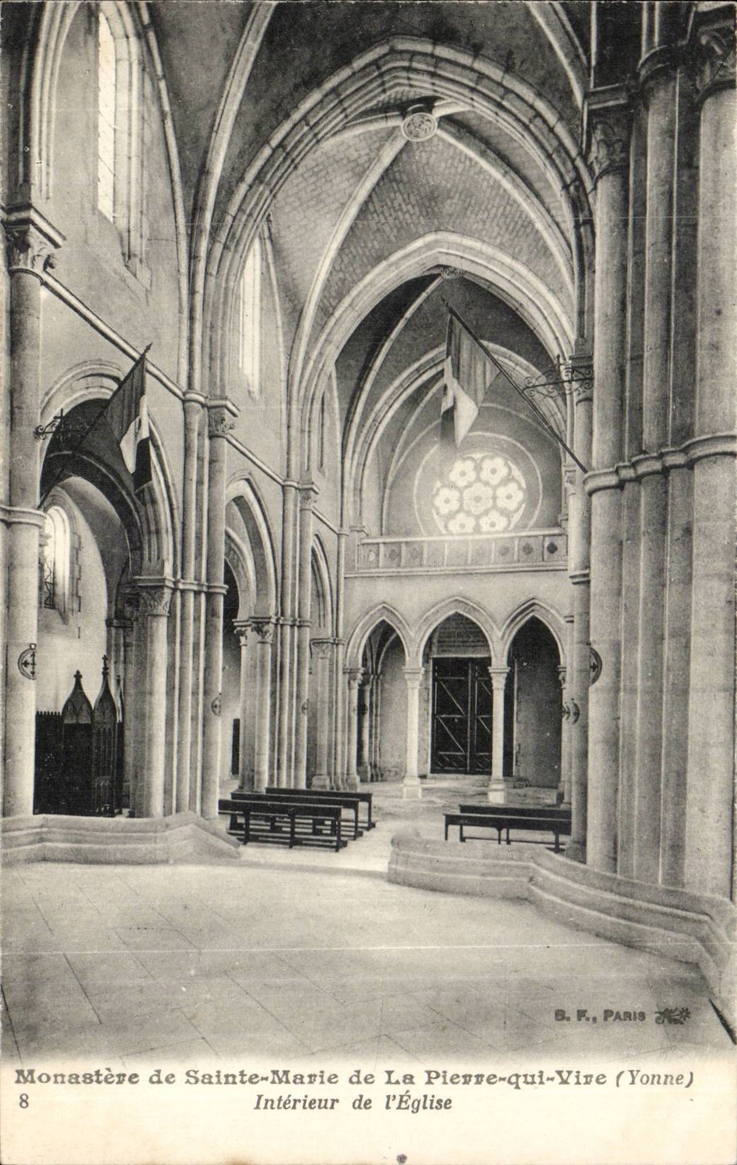 CPA Monastere de Sainte marie de la pierre qui vive Interieur de l'eglise