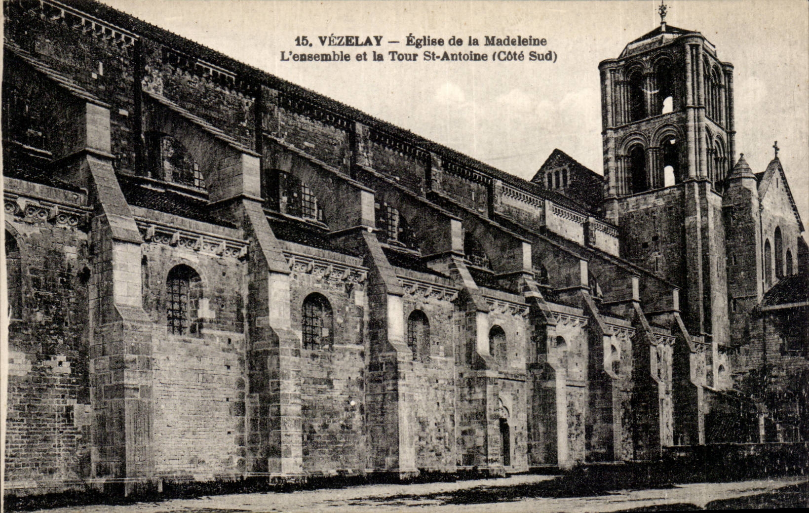 Vézelay — Église de la Madeleine et Tour Saint-Antoine (Côté Sud)