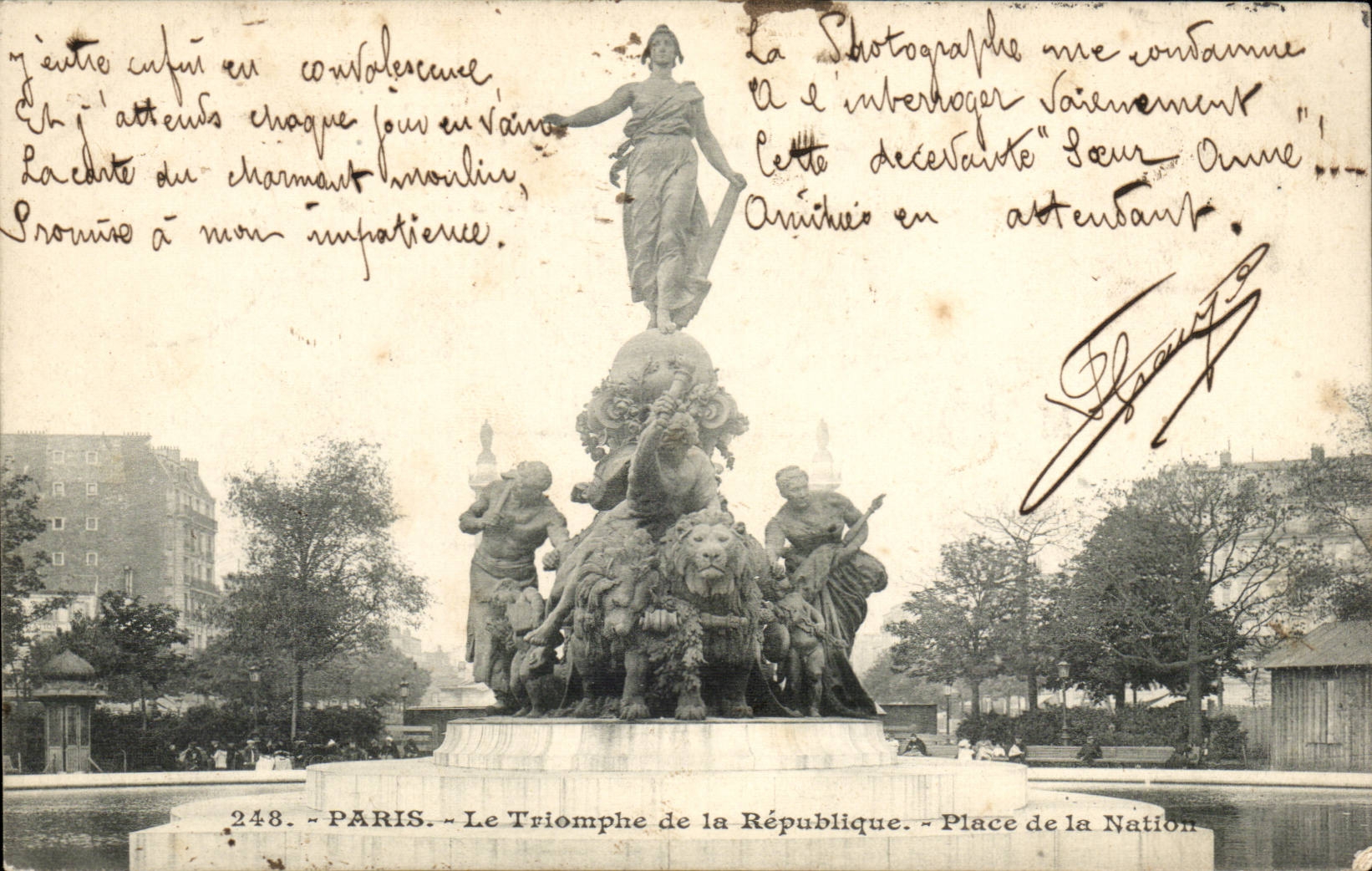Paris CPA Le triomphe de la Republique Place de la Nation lions