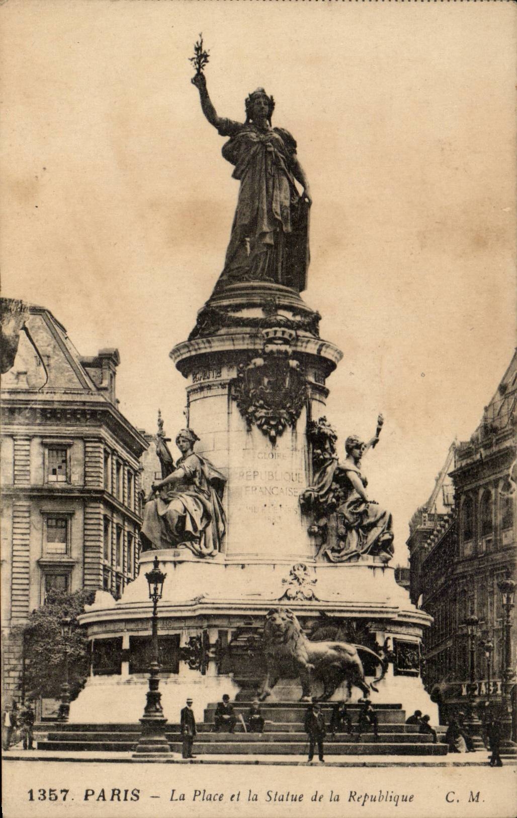 Paris CPA Place de la Republique