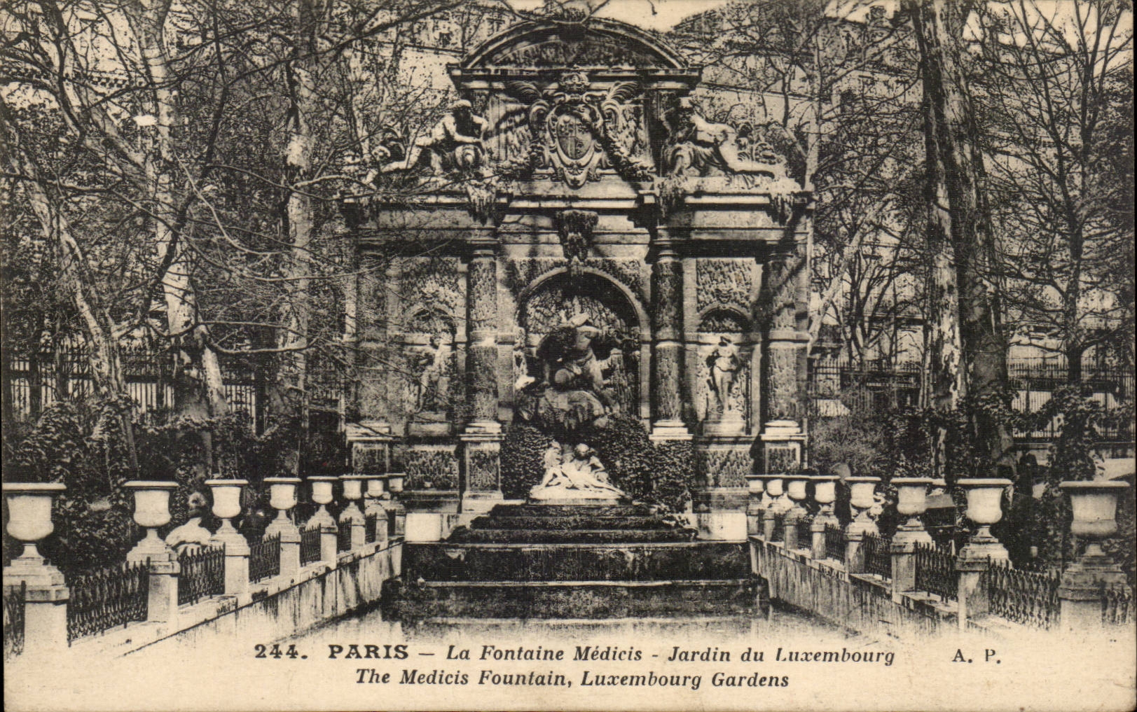 Paris CPA Fontaine Medicis