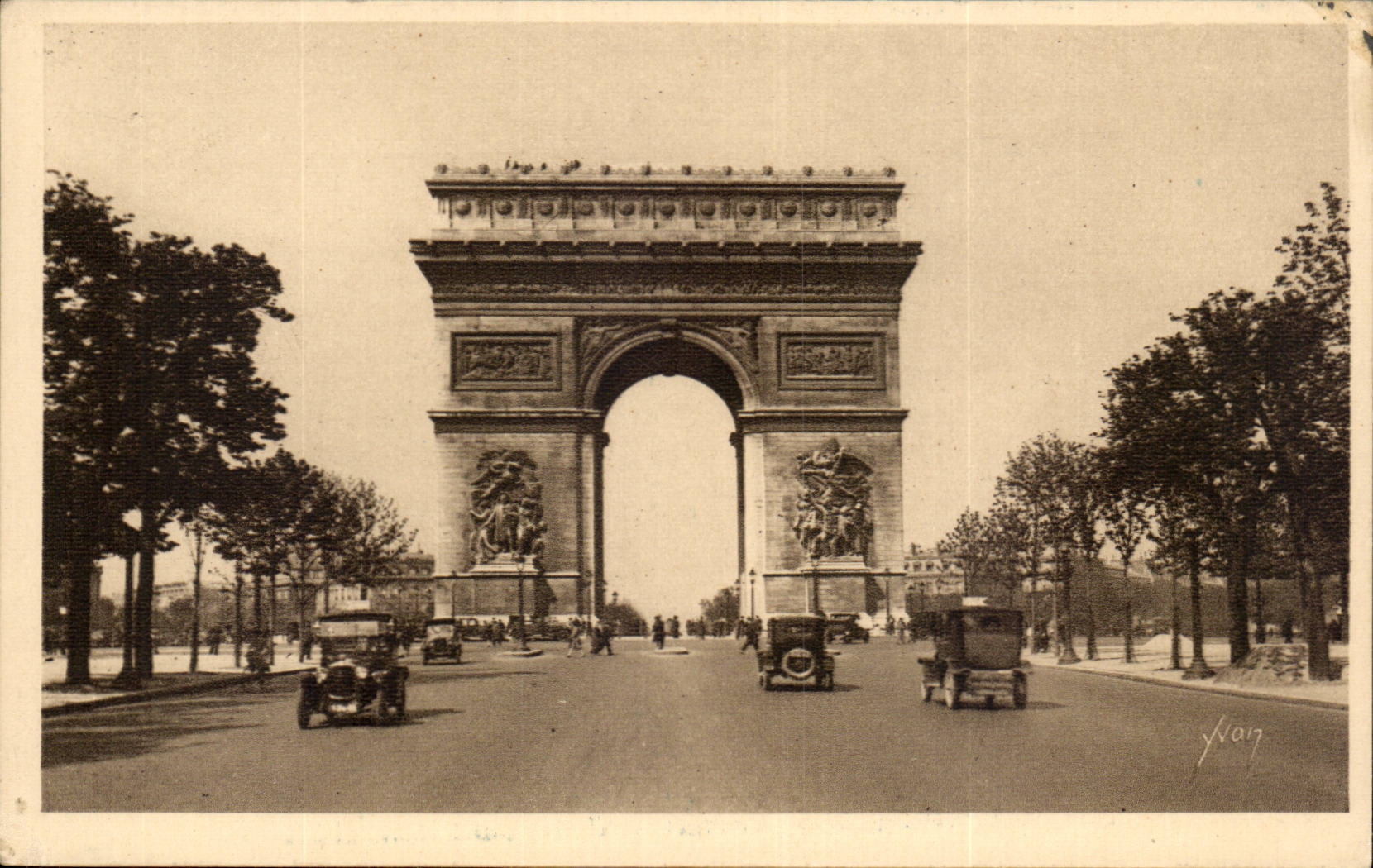 CPA Paris Arc de triomphe de l'etoile Champs Elysees