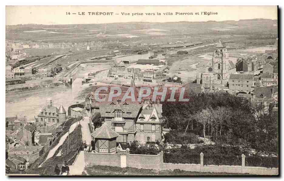 CPA Le Treport Vue prise vers la ville Pierron et eglise
