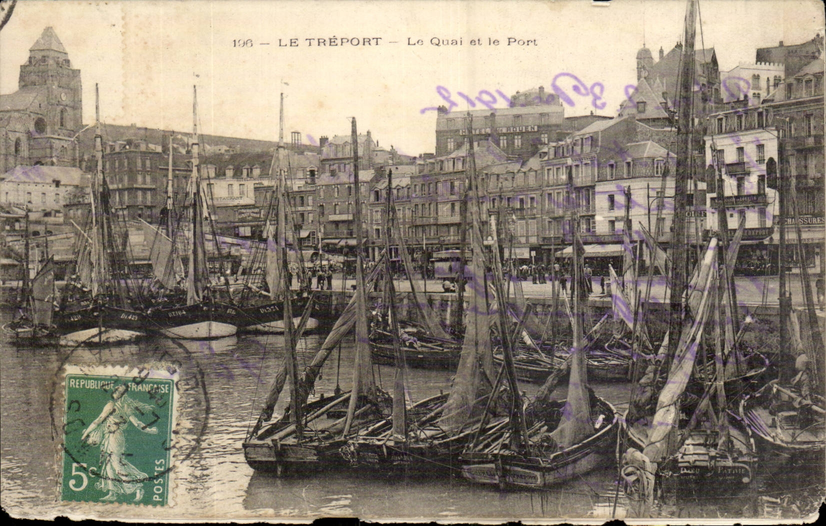 CPA Le Treport le quai et le port