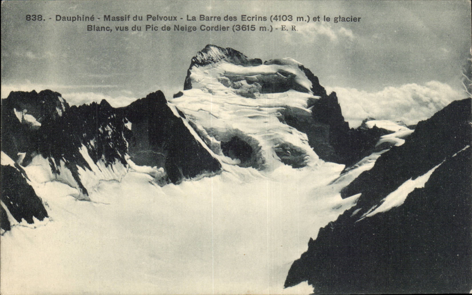 Dauphiné - Massif du Pelvoux - La Barre des Ecrins (4103 m.) et le glacier Blanc, vus du Pic de Neige Cordier (3615 m.) - E. R.