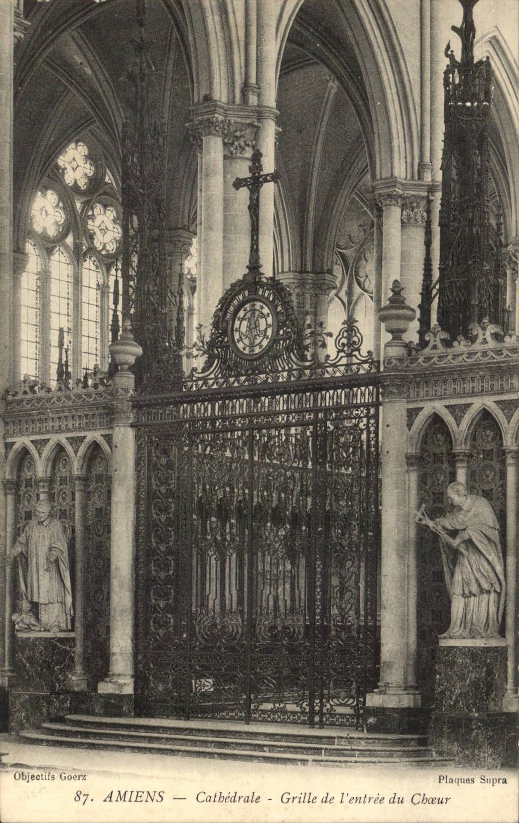 CPA Amiens Cathedrale Grille de l'entree du choeur