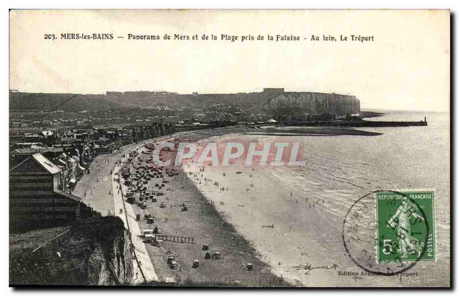 CPA Mers les Bains Panorama de Mers et de plage prise de la Falaise Au loin le Treport