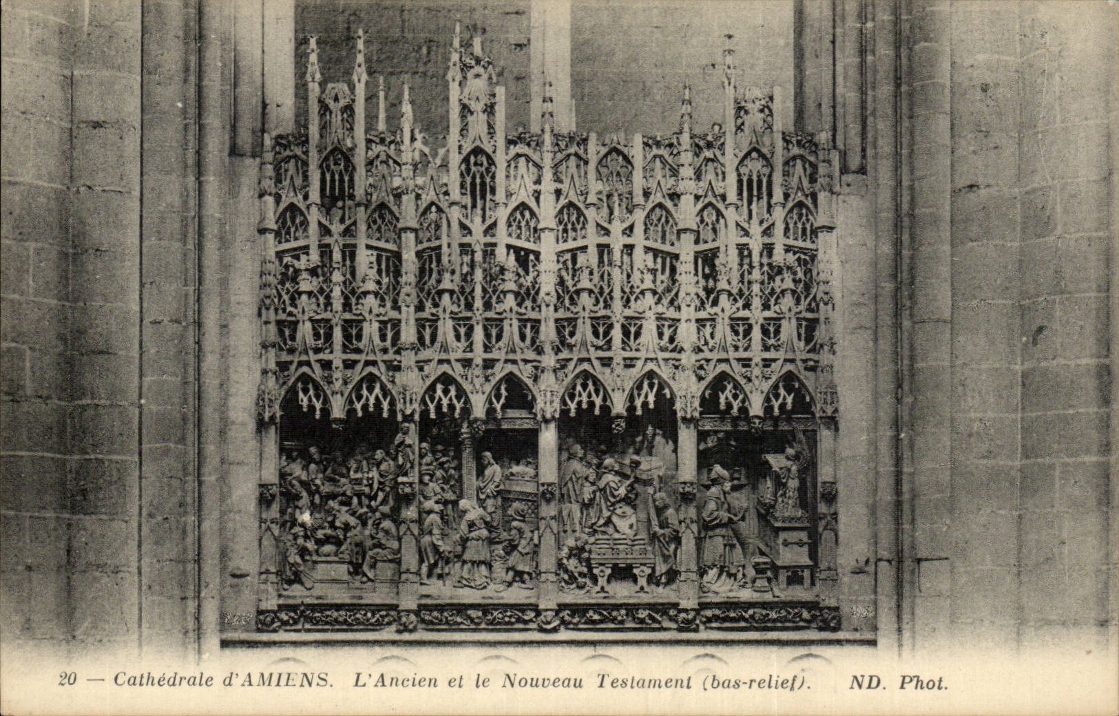 CPA Amiens Cathedrale L'ancien et le nouveau testament