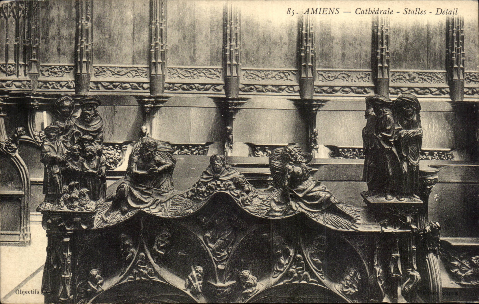CPA Amiens La cathedrale Stalles Detail