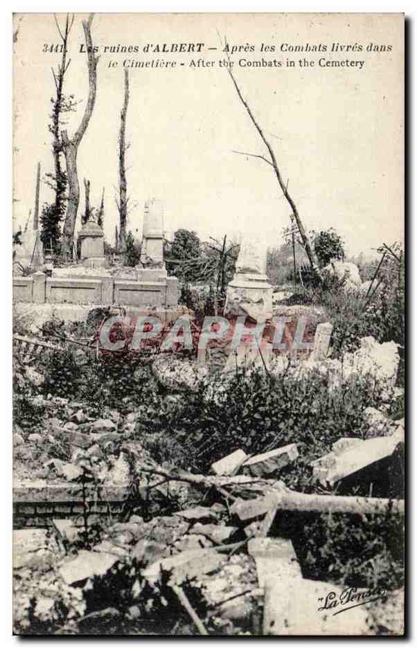 CPA Les ruines d'Albert Apres les combats livres dans le cimetiere 