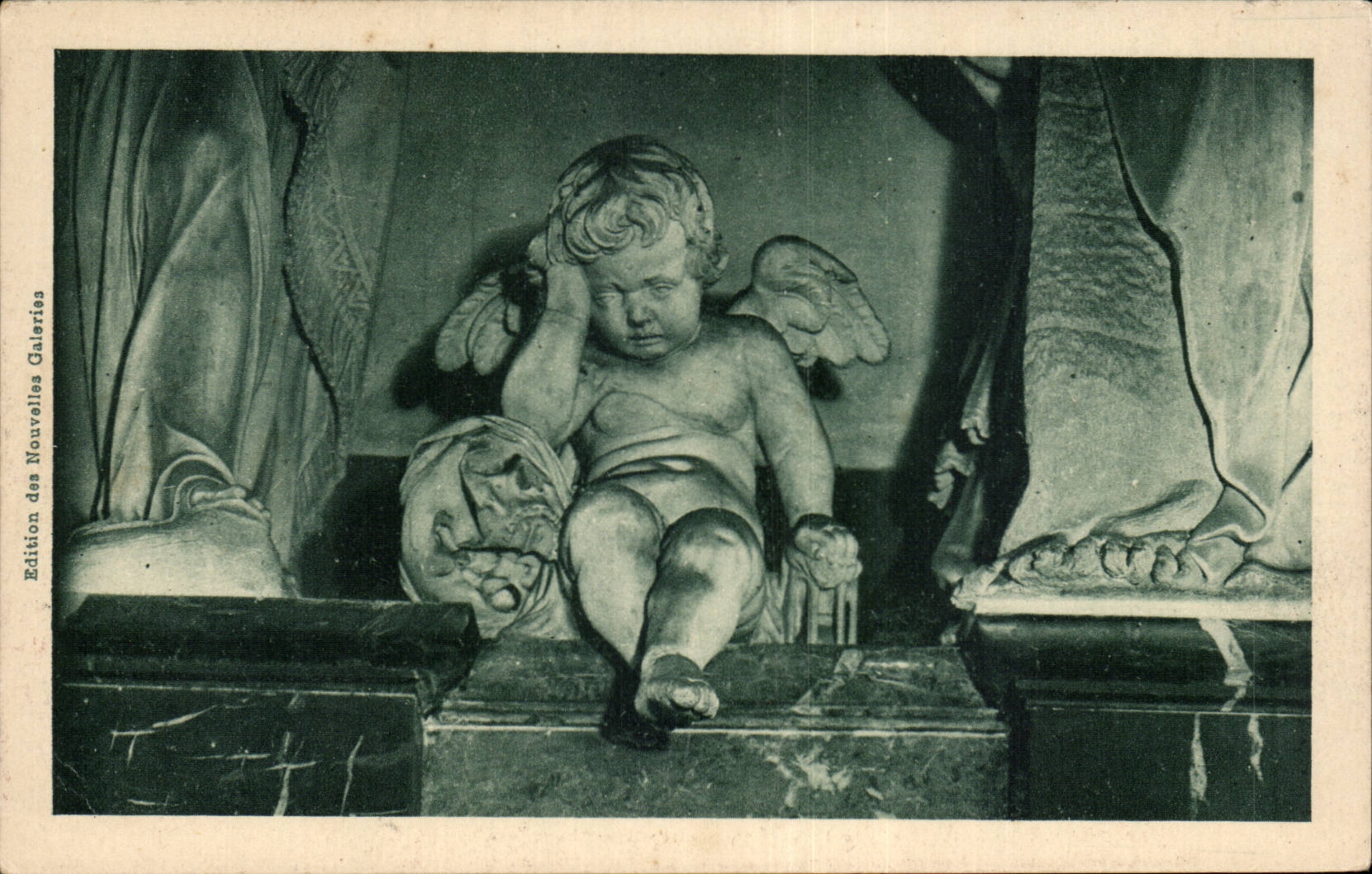 CPA Amiens Cathedrale L'ange pleureur Ange Angel