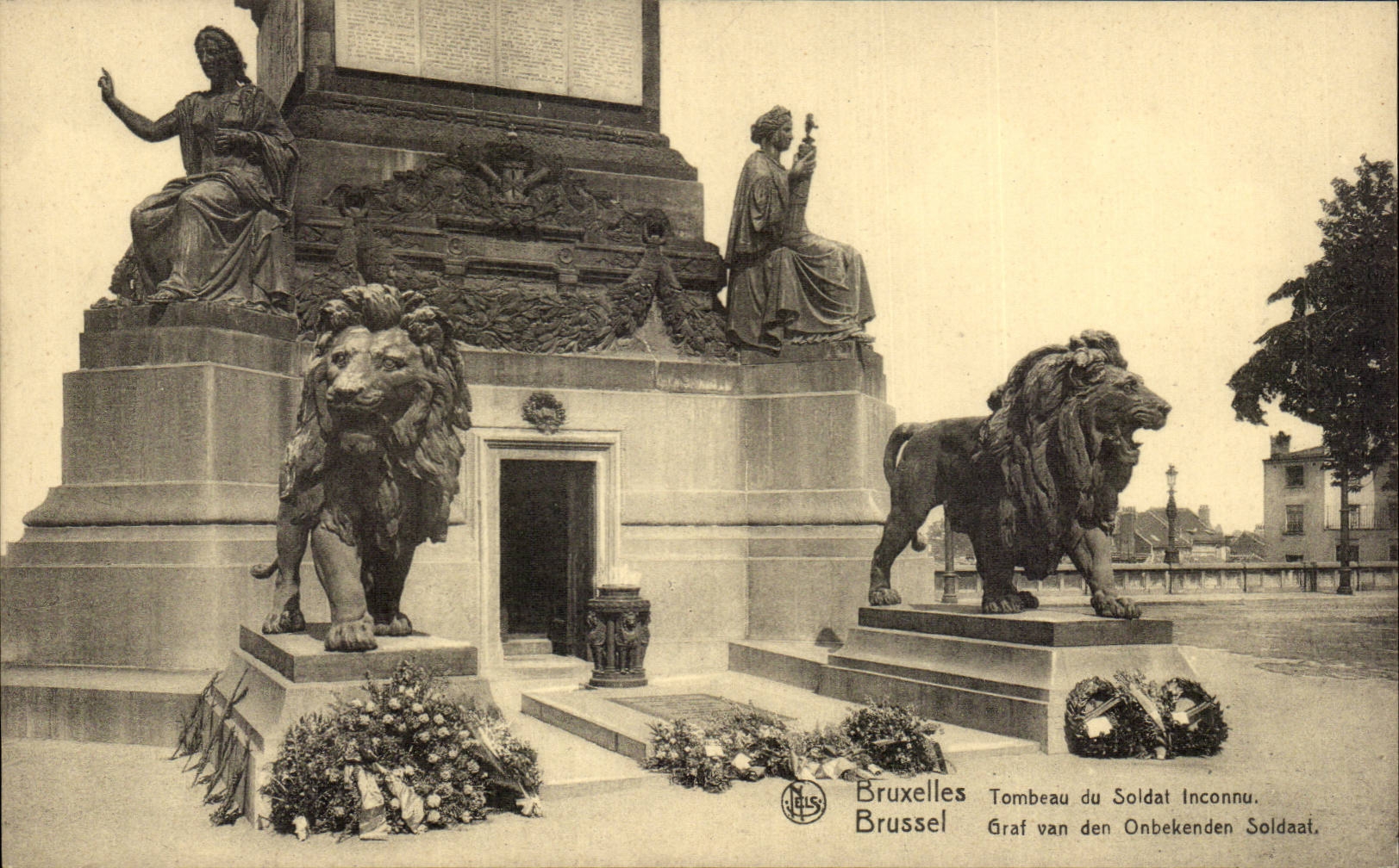 CPA Bruxelles Tombeau du soldat inconnu ( lion )