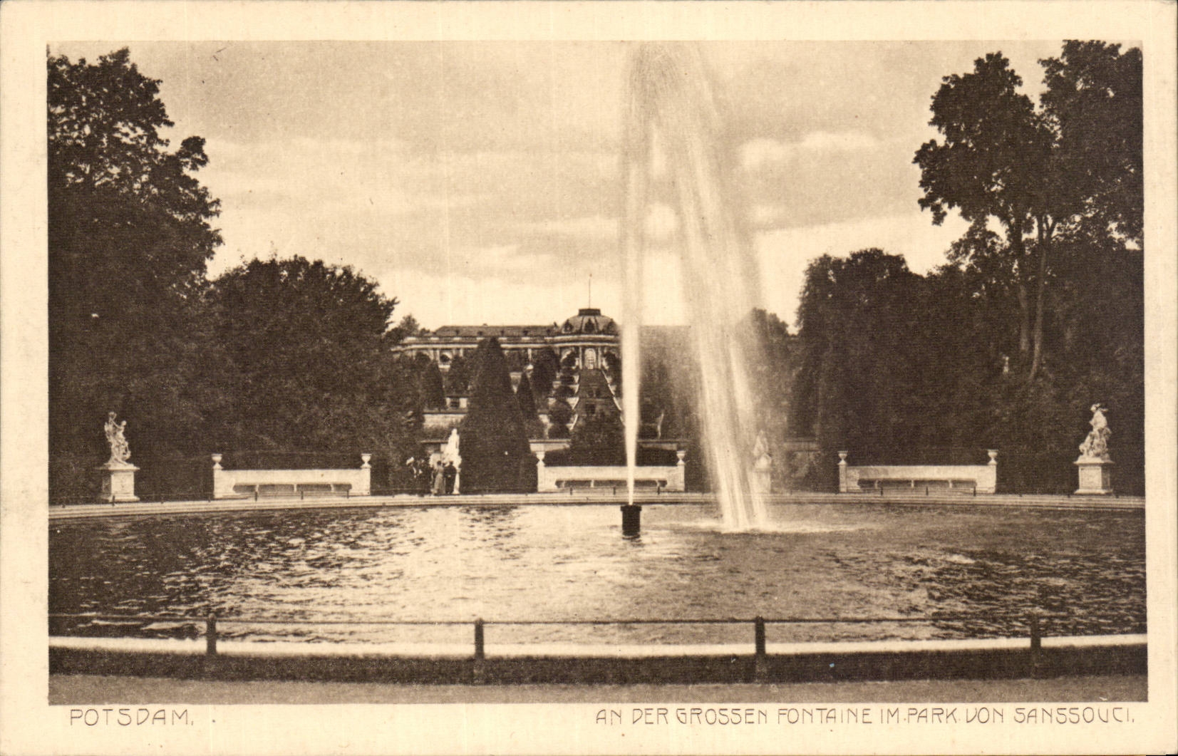 Potsdam CPA An der grossen Fontaine Im park vom Sanssouci