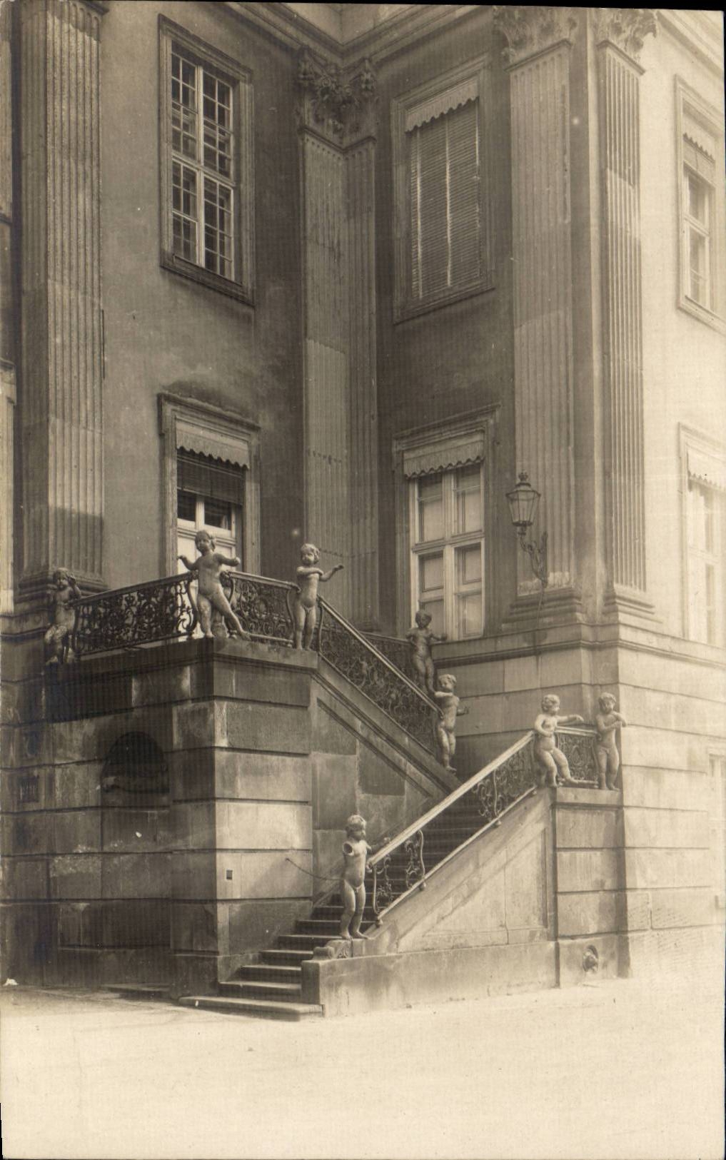 Escalier orné de putti — Palais de Berlin — Photogravure Mark Brandenburg