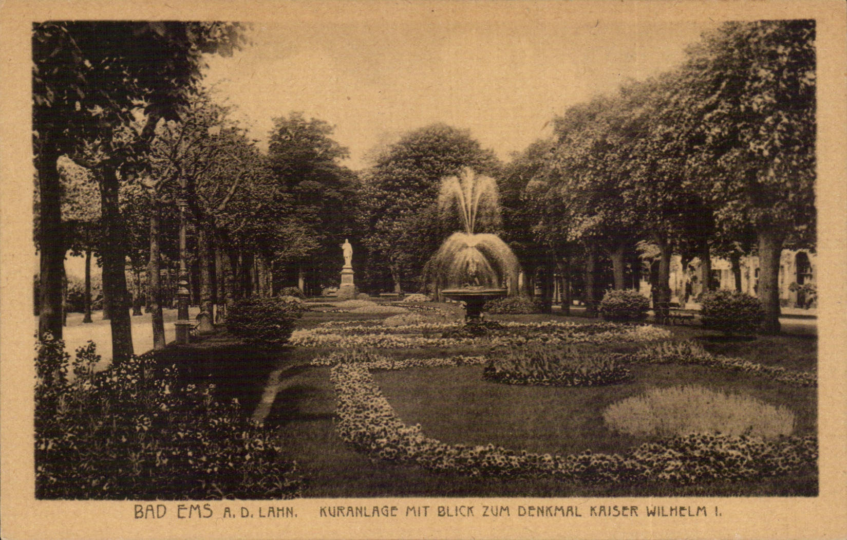 Bad Ems a.d. Lahn — Kuranlage mit Blick zum Denkmal Kaiser Wilhelm I. — éditeur s845 Lahn, Leipzig