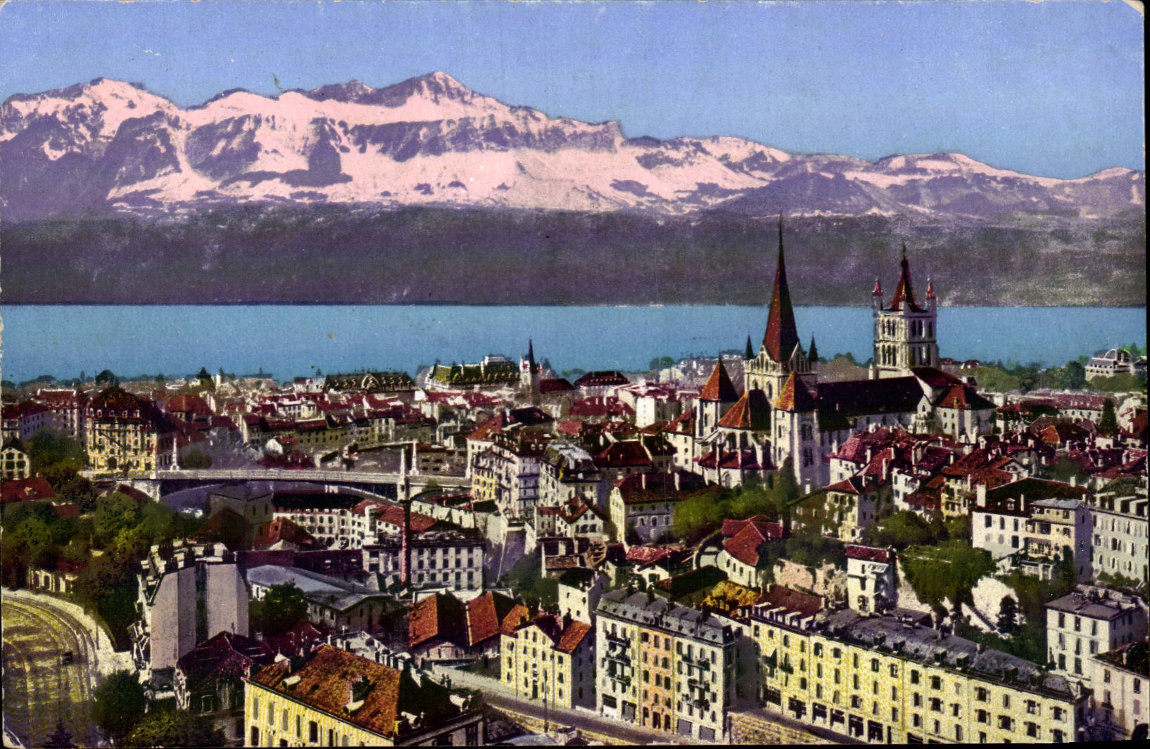 Suisse - Schweiz - Vaud - Lausanne - Port Bessiere - La Cathedrale - Les Alpes CPA 