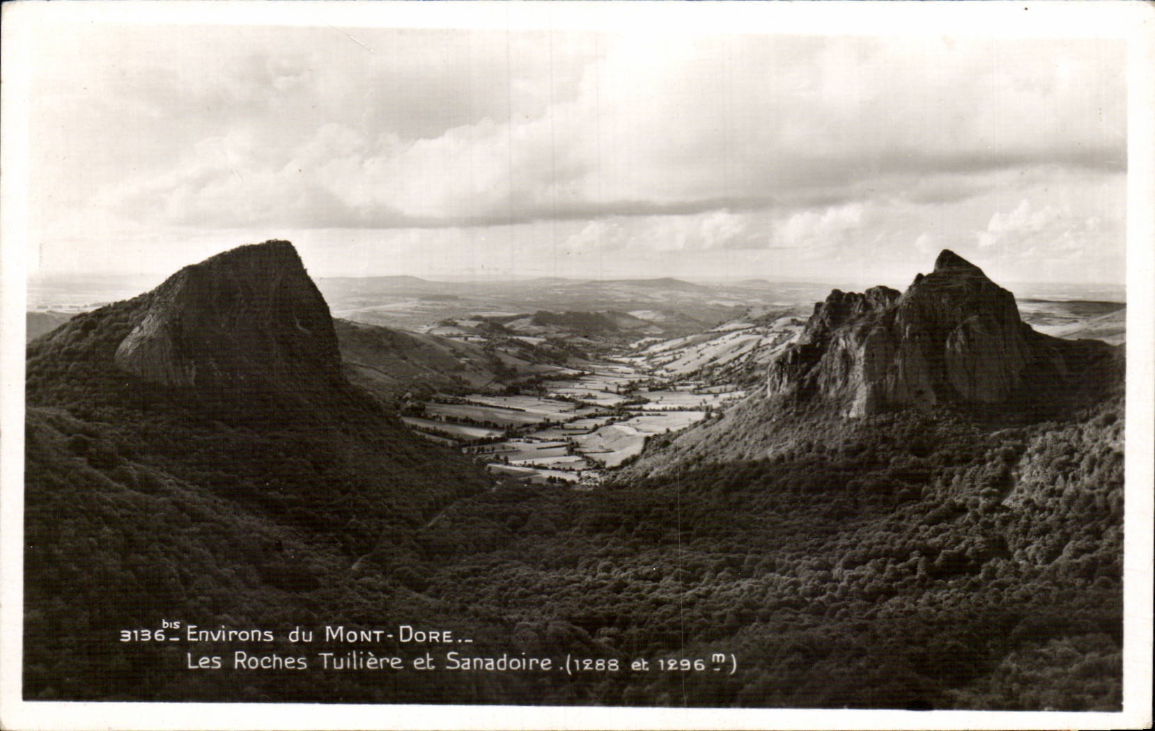 Environs de Le Mont Dore - Les Roches Tuilieres et Sanadoire - alt 1296 - CPA 