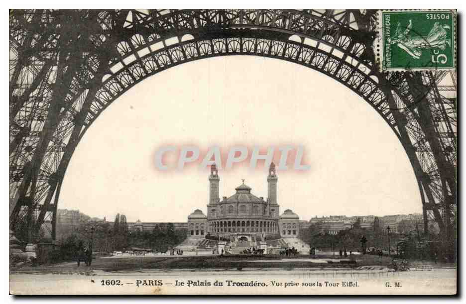 Paris - - Palais du Trocadero - Vue prise sous la Tour Eiffel - Eiffel Tower CPA 
