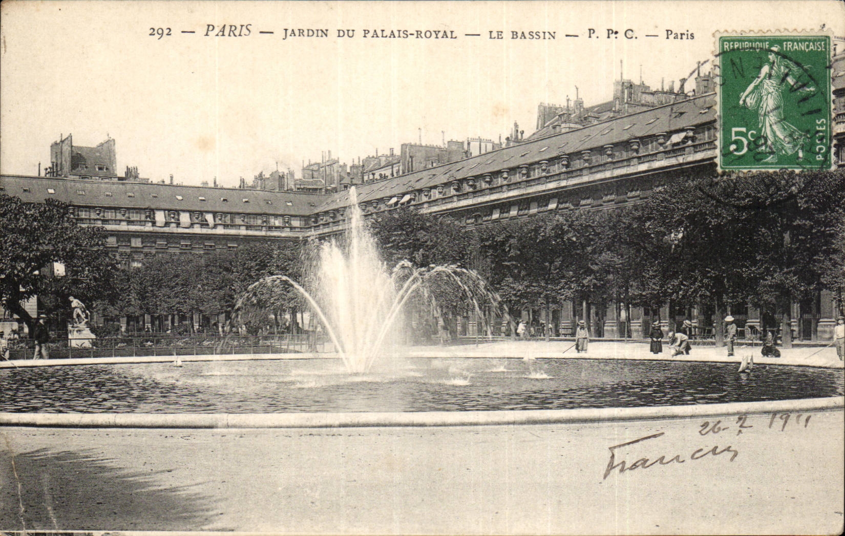Paris - Jardin du Palais Royal - Le Bassin CPA 