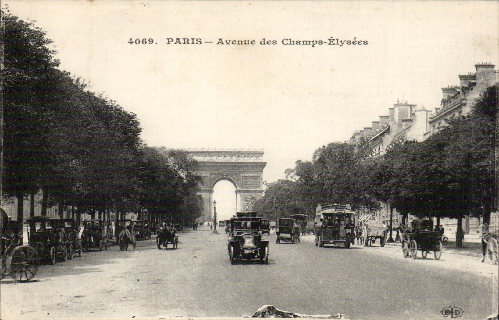 Paris - 8 - Avenue des Champs Elysees - CPA 
