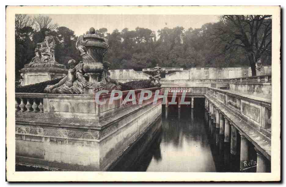 Nîmes (Gard) — Les Jardins de la Fontaine, le Nymphée — Rella