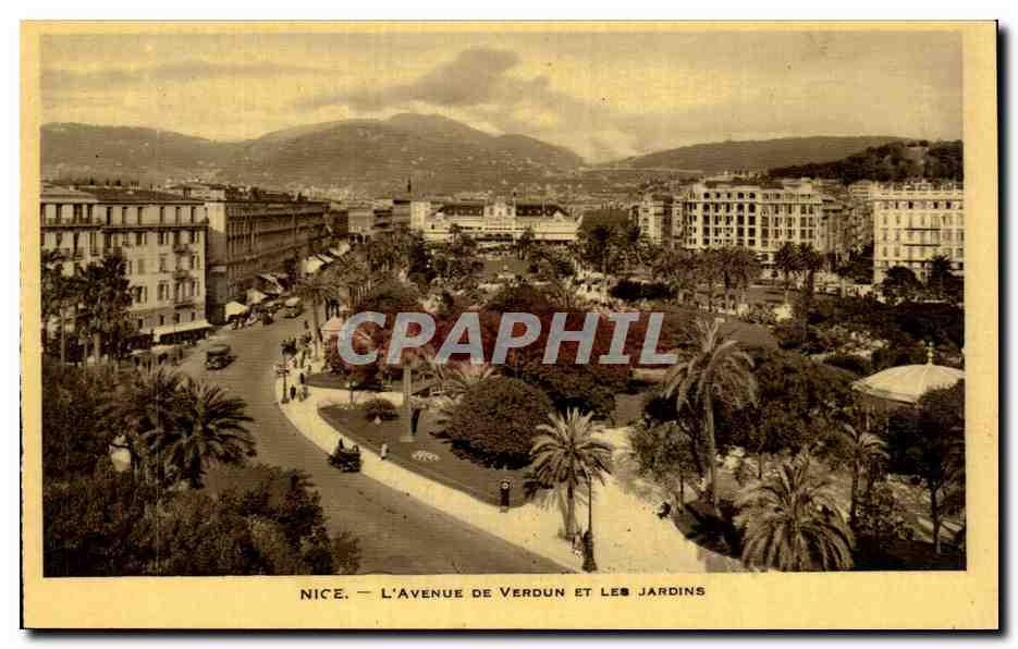 CPA Nice L'avenue de Verdun et les jardins
