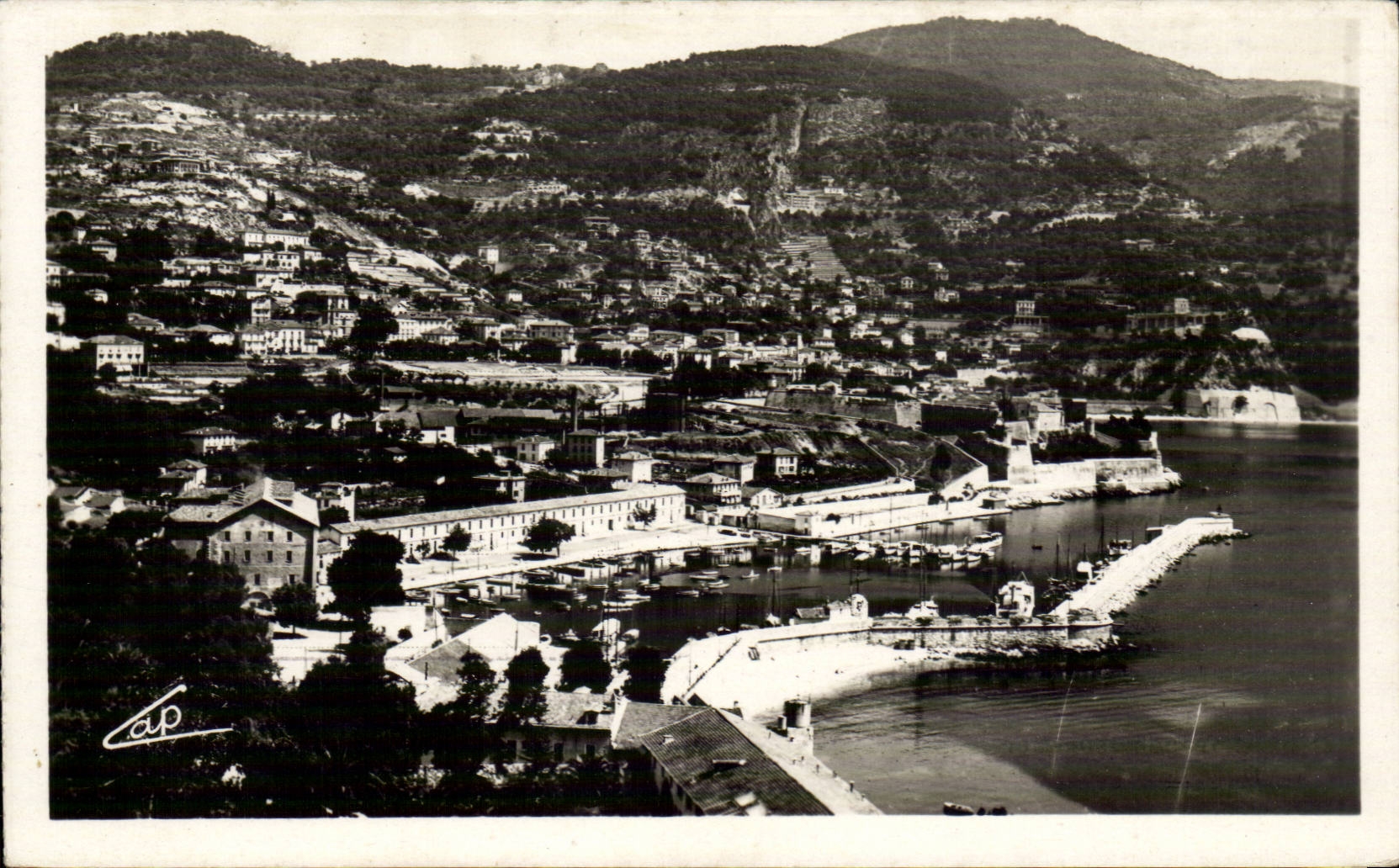 Villefranche-sur-Mer — vue générale — C.A.P. — n°36
