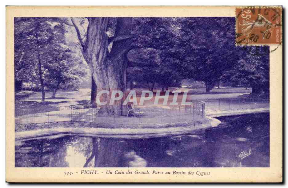 CPA Vichy Un coin des grands parcs au bassin des cygnes