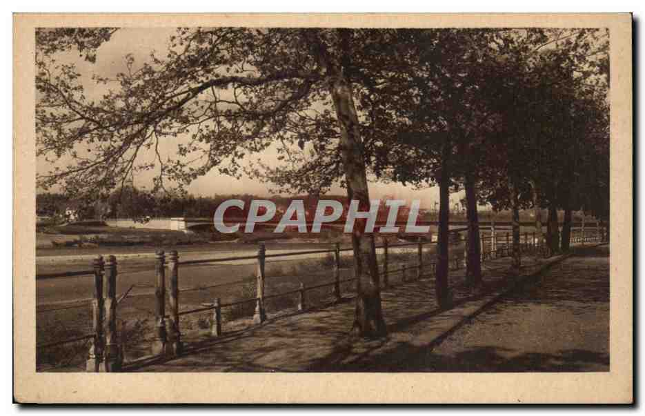 CPA Vichy Le pont sur L'Allier