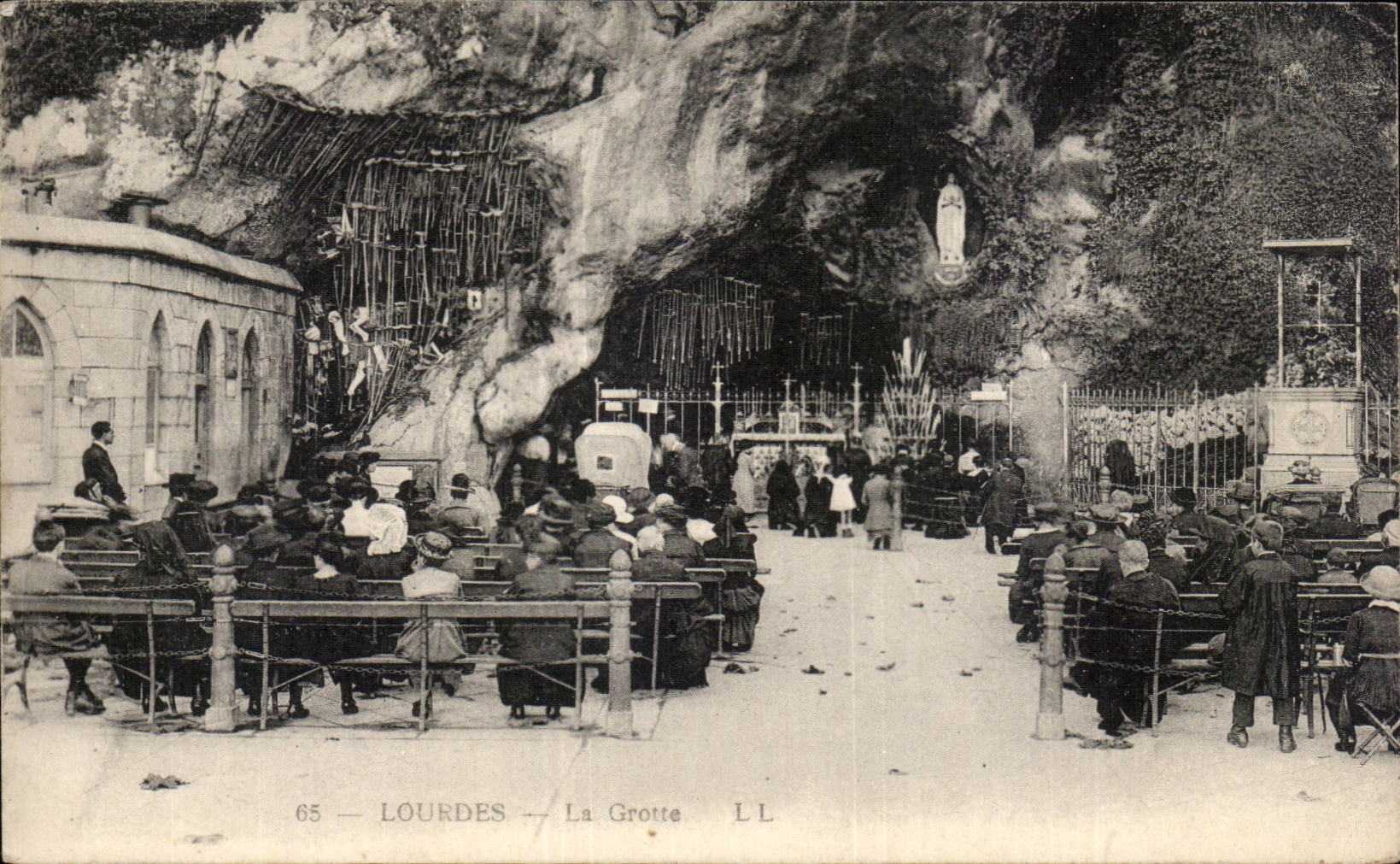Lourdes - La Grotte - CPA 