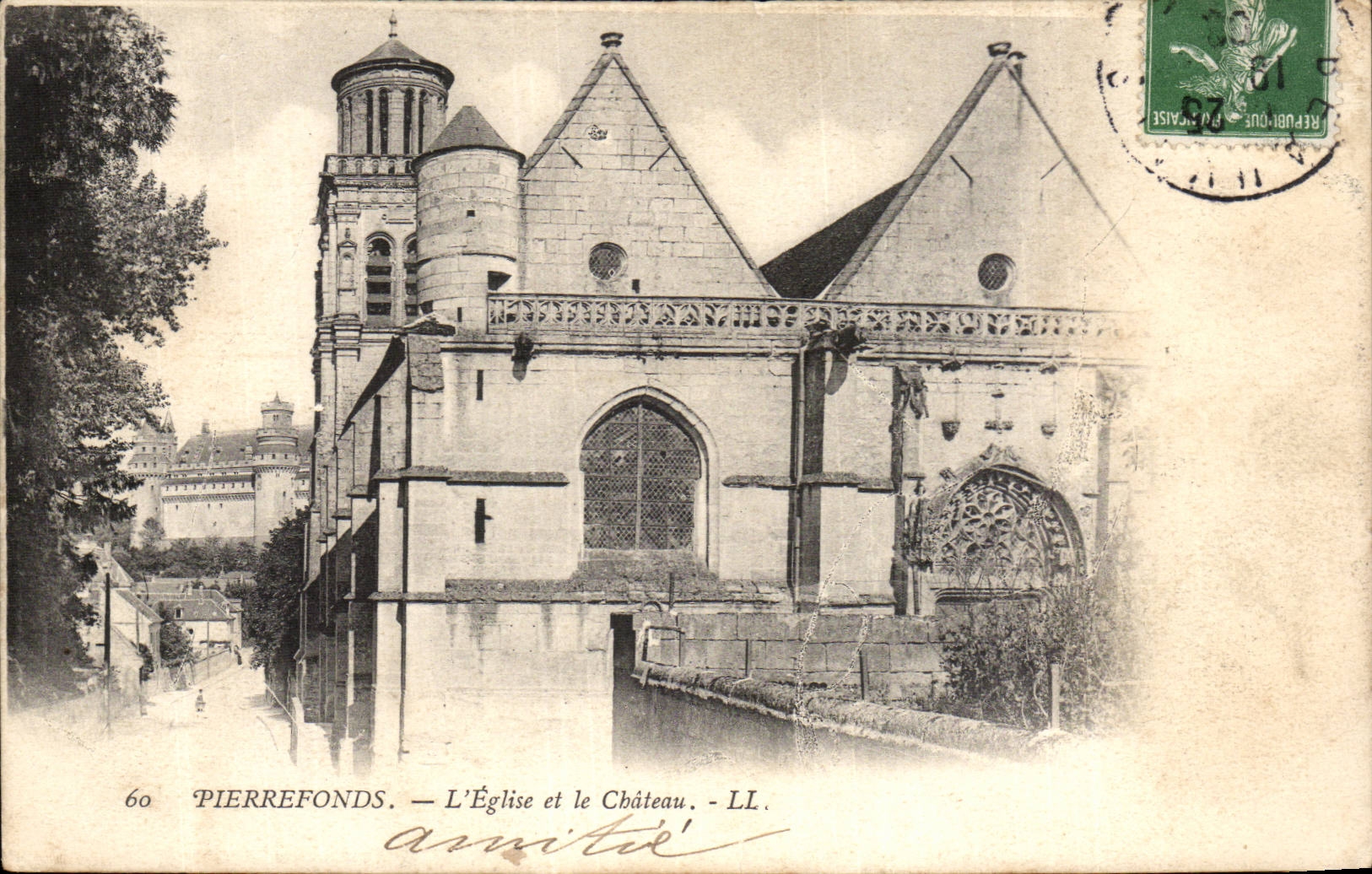Pierrefonds - L'Eglise et le Chateau - CPA 