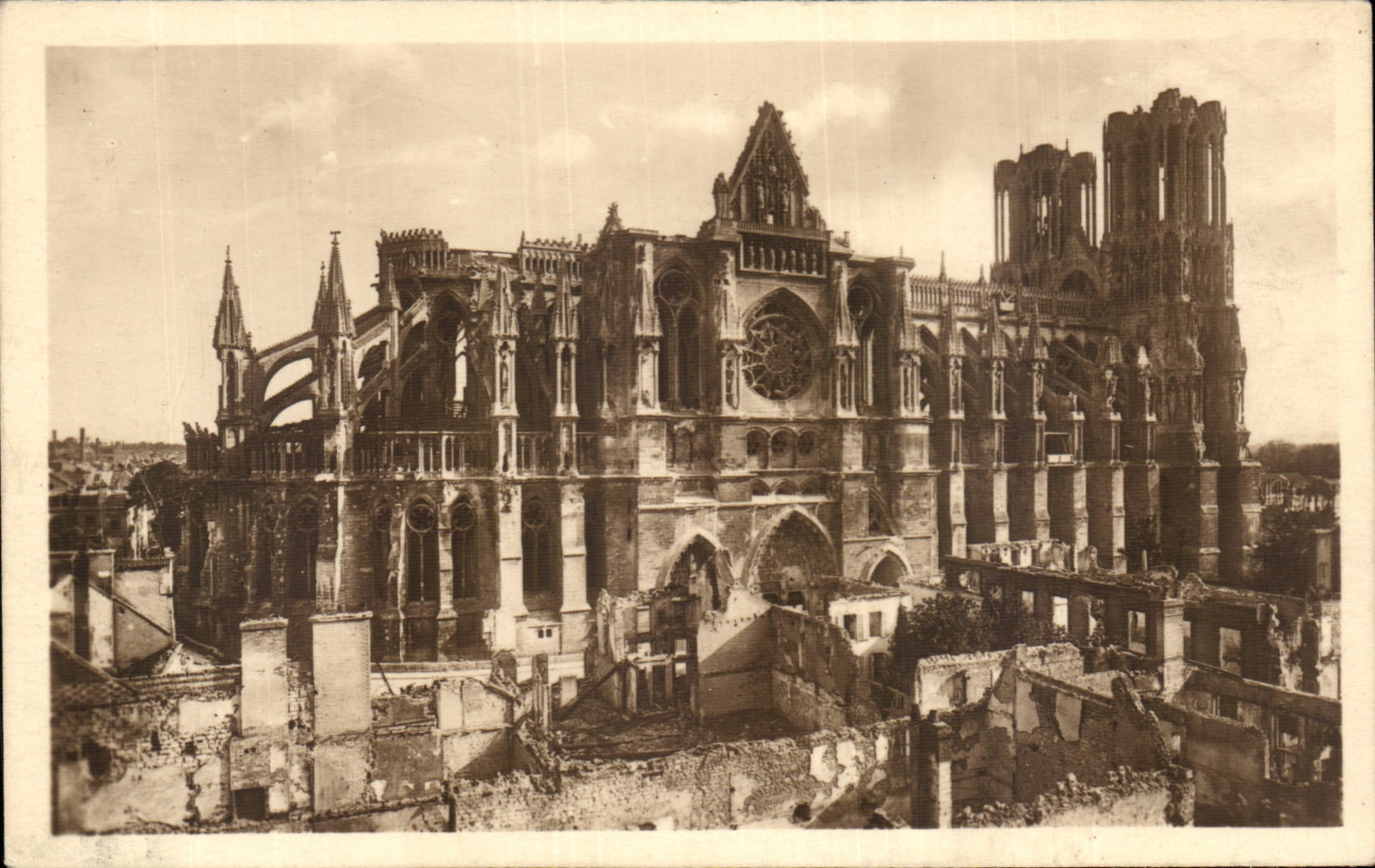 Reims - Les Ruines de la Grande Guerre - La Cathedrale - CPA 