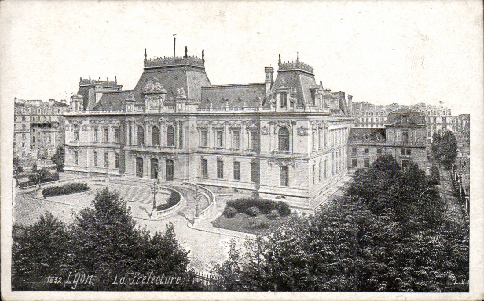 Lyon - La Prefecture - CPA 