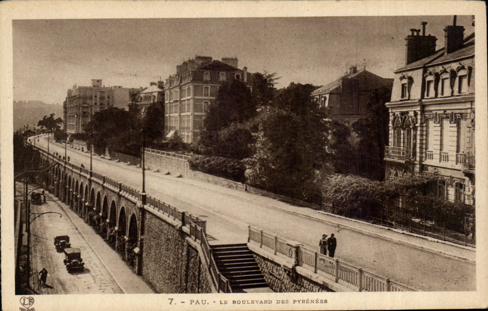 Pau - Le Boulevard des Pyrénées — vue panoramique — Héliogravure Frères Toulouse, n°7