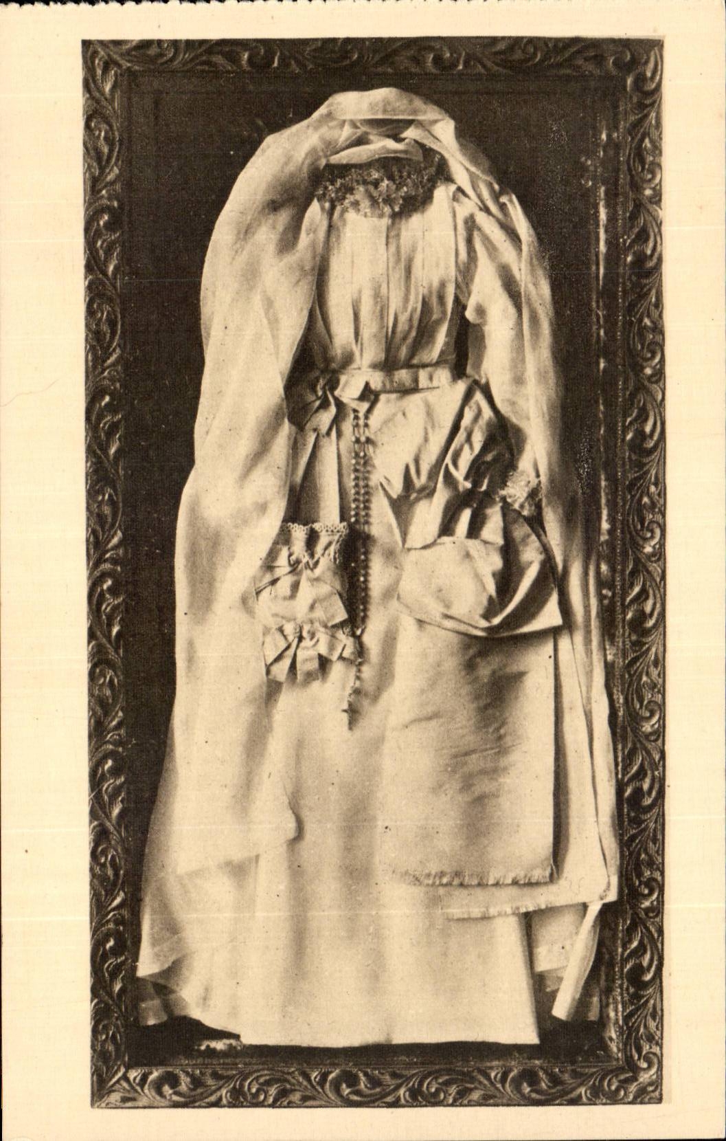 Toilettte de 1ère Communion de Sainte Thérèse de l'Enfant-Jésus — CPAPHIL
