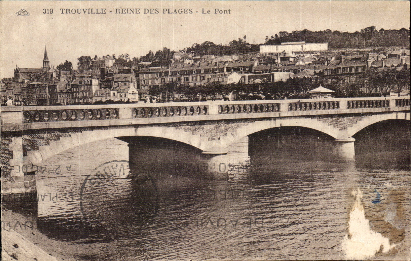 CPA Trouville Reine des plages Le pont