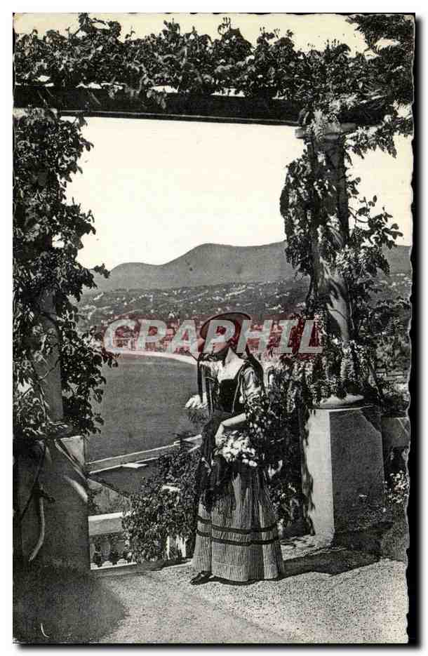 CPA Entre les Pergolas Costume du pays ( folklore )