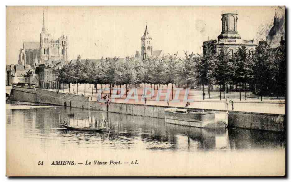 CPA Amiens Le vieux port