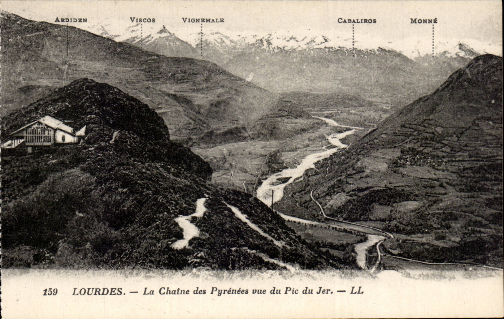 CPA Lourdes La chaine des Pyrenees vue du pic du Jer