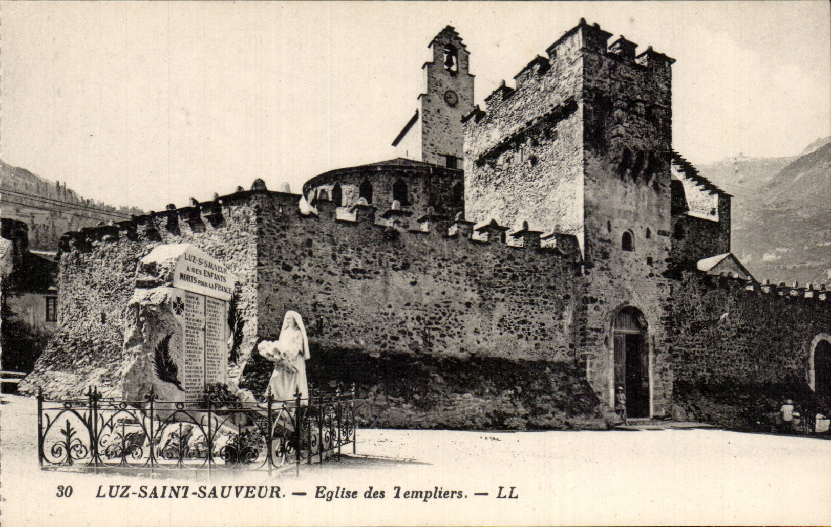 CPA Luz Saint Sauveur Eglise des templiers 