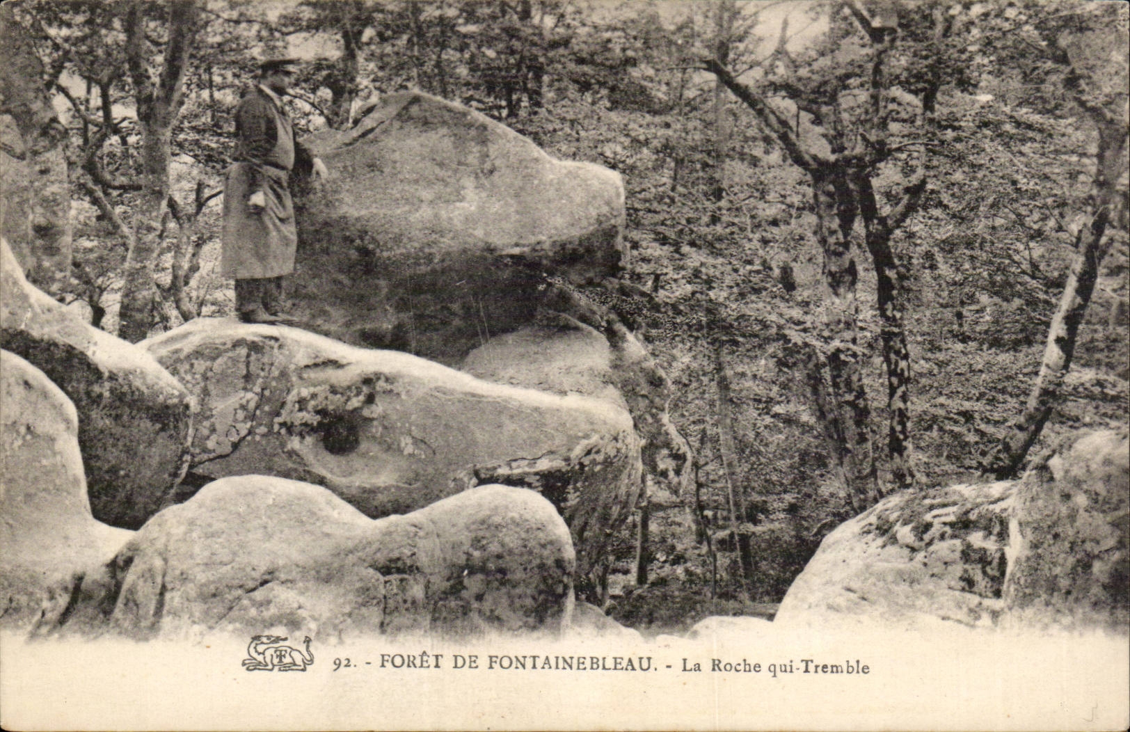 Forêt de Fontainebleau — La Roche qui Tremble — Éditeur impr. L. R. (n° 92)
